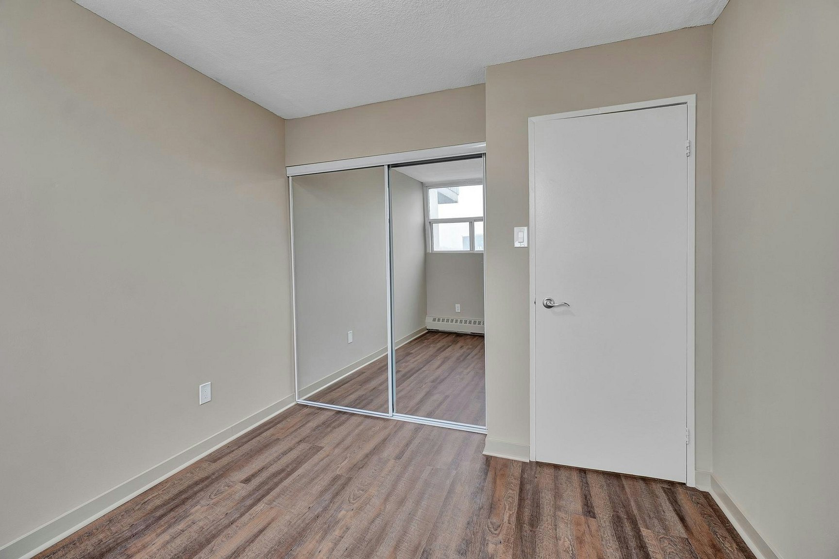 0210-121 Agnes Street, Mississauga, ON, L5B 2H4 - 25