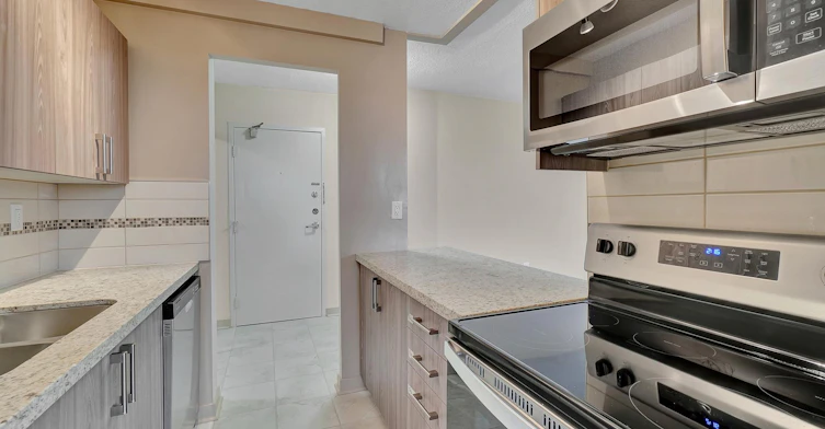 1011-121 Agnes Street, Mississauga, ON, L5B 2H4 - 16