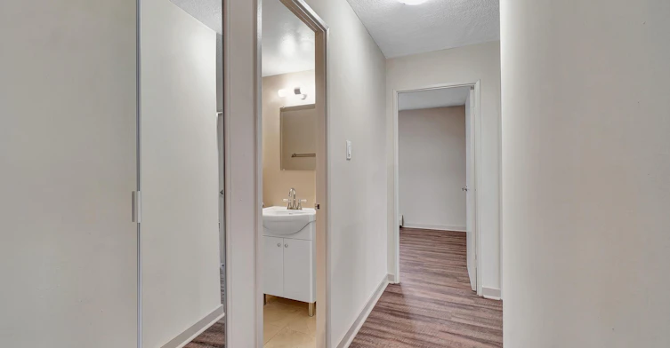 1011-121 Agnes Street, Mississauga, ON, L5B 2H4 - 20