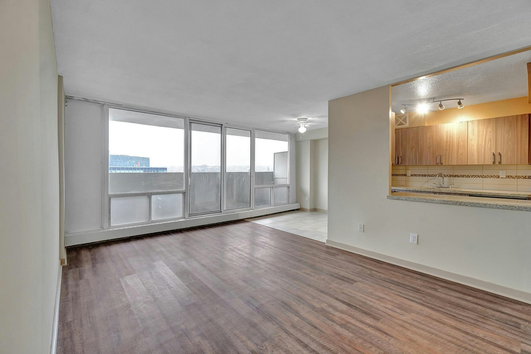 1011-121 Agnes Street, Mississauga, ON, L5B 2H4 - 11