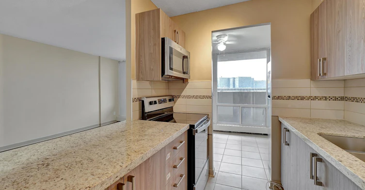 1011-121 Agnes Street, Mississauga, ON, L5B 2H4 - 17