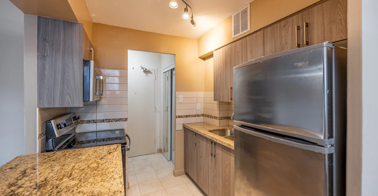 99 Agnes Street, Mississauga, ON, L5B 1J9 - 9