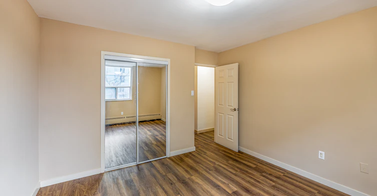 99 Agnes Street, Mississauga, ON, L5B 1J9 - 14