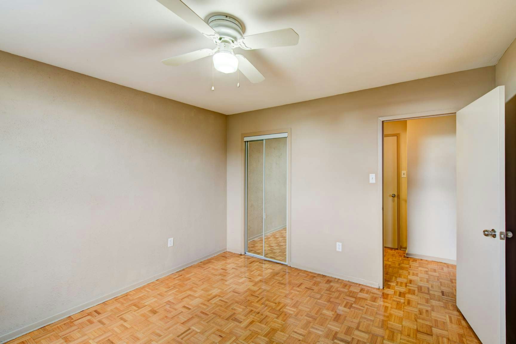 99 Agnes Street, Mississauga, ON, L5B 1J9 - 24