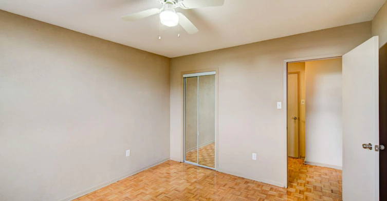 99 Agnes Street, Mississauga, ON, L5B 1J9 - 24