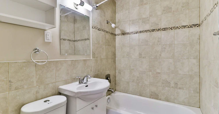 0105-220 Lake Promenade, Toronto, ON, M8W 1A9 - 22