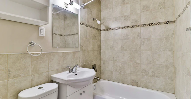 0106-220 Lake Promenade, Toronto, ON, M8W 1A9 - 22
