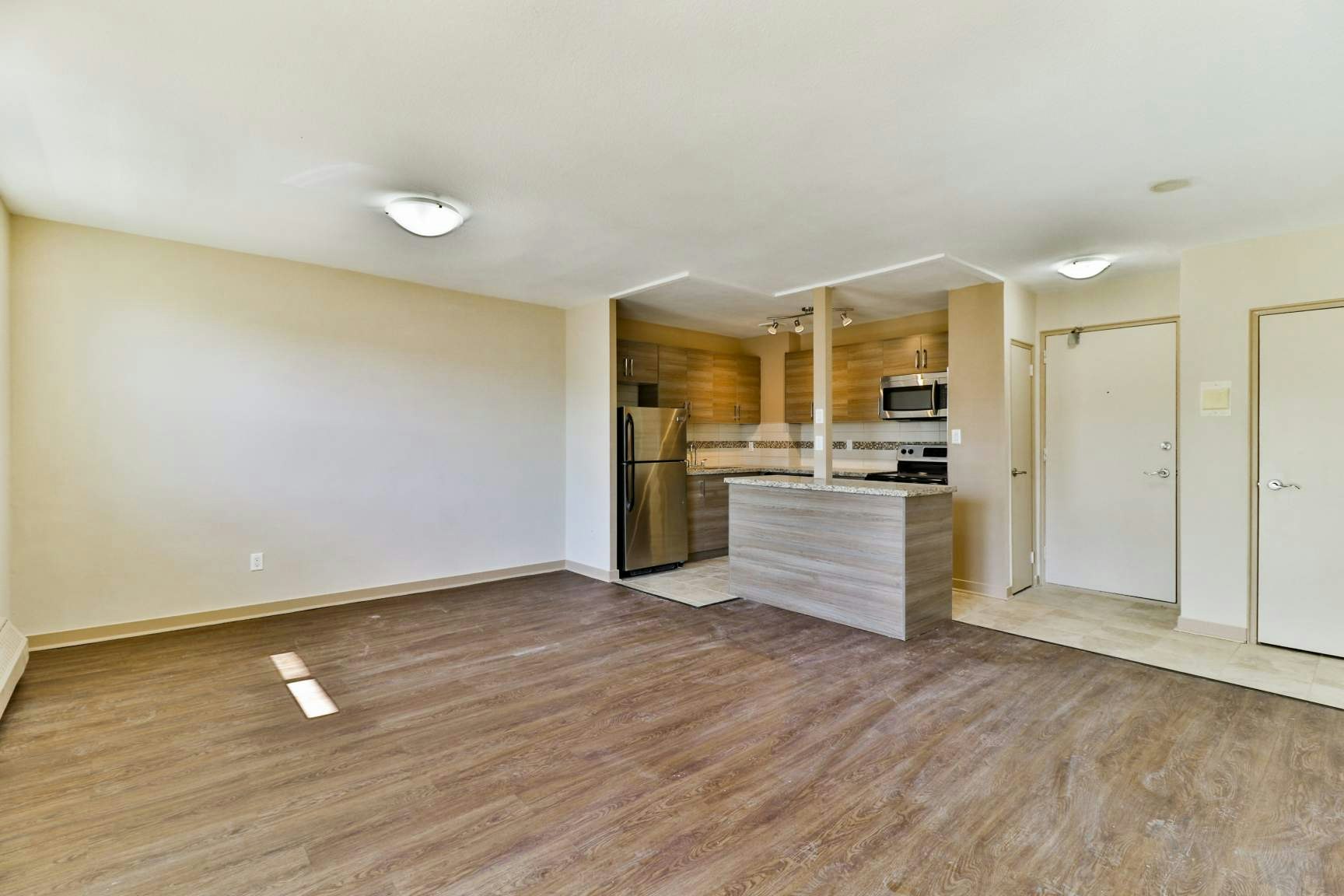 0508-220 Lake Promenade, Toronto, ON, M8W 1A9 - 16
