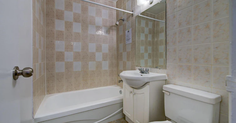 220 Lake Promenade, Toronto, ON, M8W 1A9 - 31