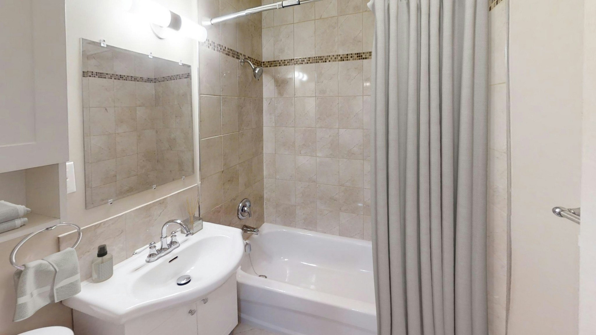 220 Lake Promenade, Toronto, ON, M8W 1A9 - 8