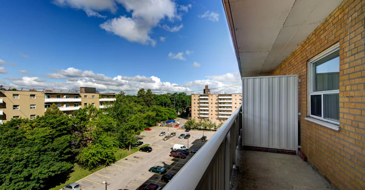 220 Lake Promenade, Toronto, ON, M8W 1A9 - 33