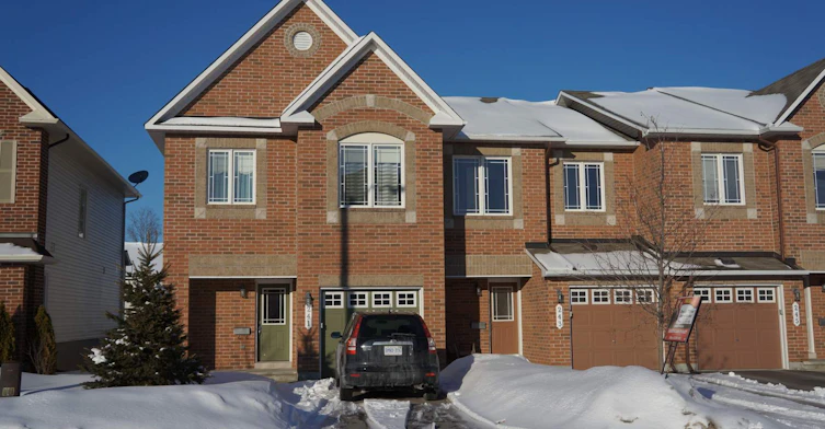 241 Hunterbrook, Ottawa, ON, K2K 0E5