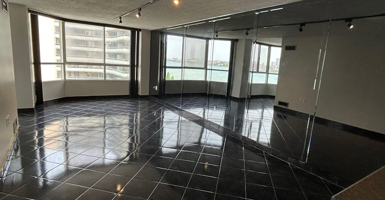 705-75 Riverside Drive East, Windsor, ON, N9A 7C4 - 2