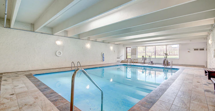 616-300 Boulevard Côte Vertu, Montréal, QC, H4N 1E1 - 7