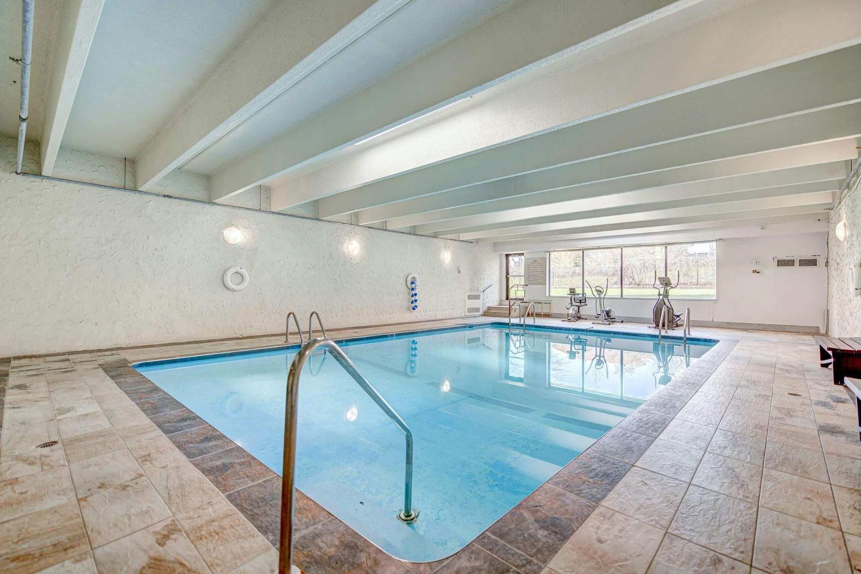 601-300 Boulevard Côte Vertu, Montréal, QC, H4N 1E1 - 6