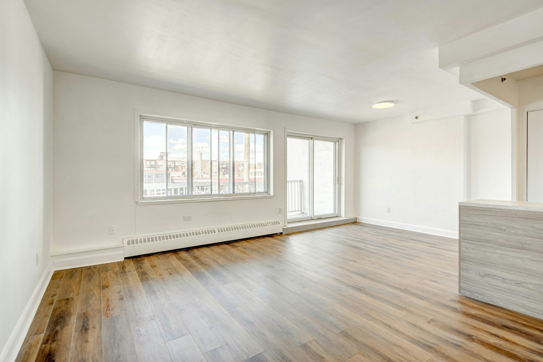 601-300 Boulevard Côte Vertu, Montréal, QC, H4N 1E1 - 8