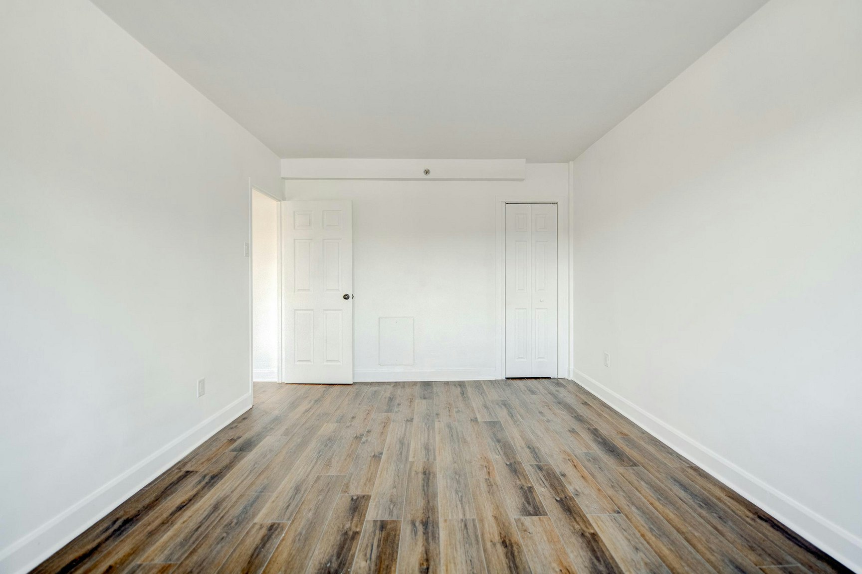 601-300 Boulevard Côte Vertu, Montréal, QC, H4N 1E1 - 2