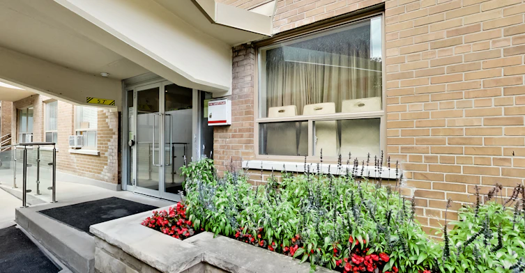 0204-42 Glen Elm Avenue, Toronto, ON, M4T 1T7 - 10