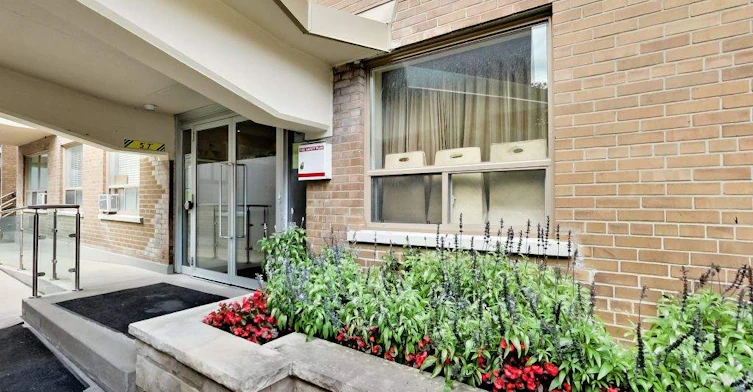 0204-42 Glen Elm Avenue, Toronto, ON, M4T 1T7