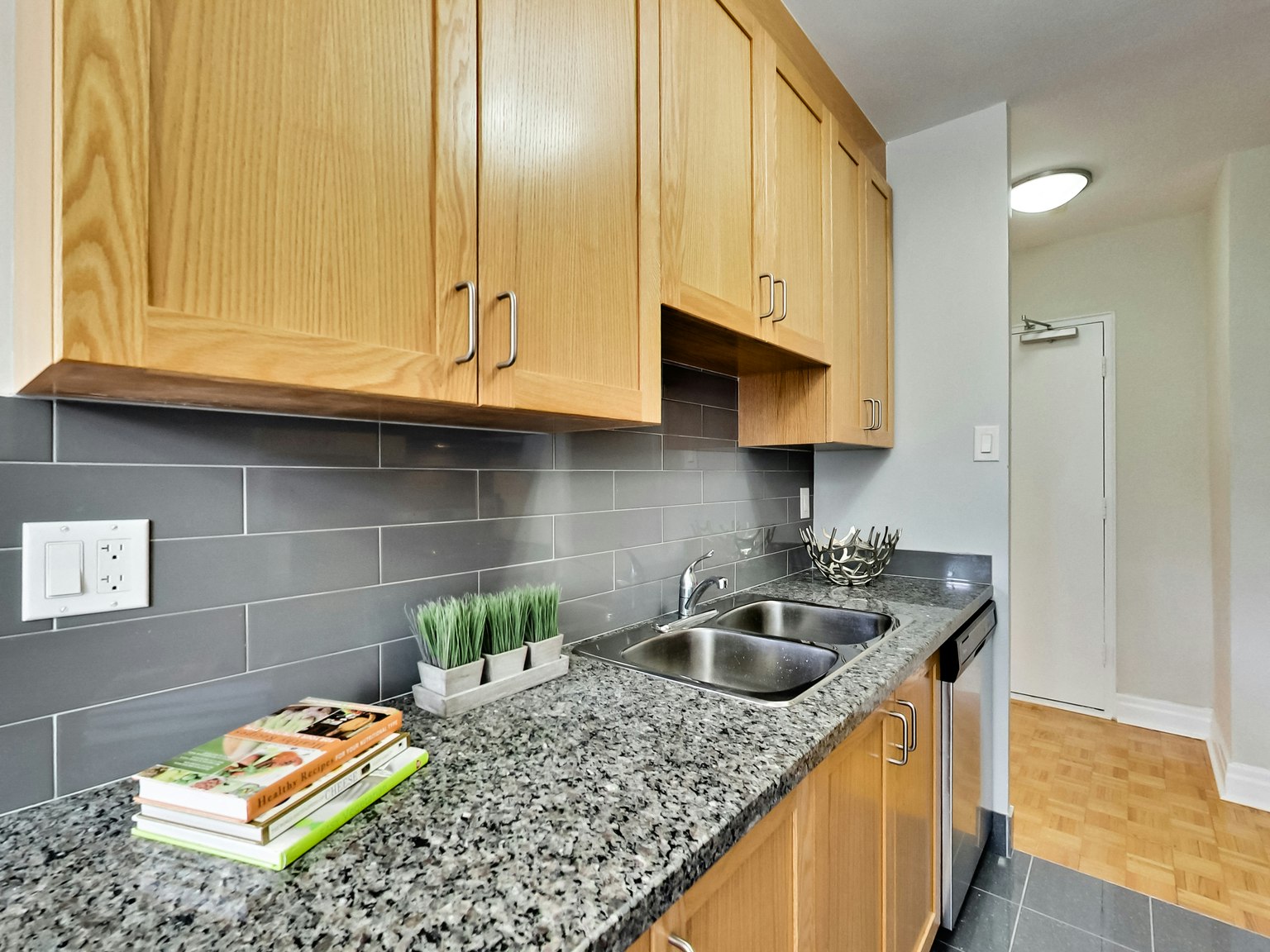 0204-42 Glen Elm Avenue, Toronto, ON, M4T 1T7 - 45