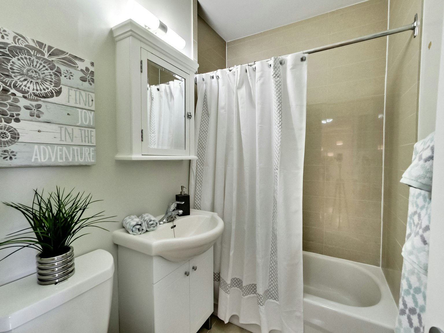 0204-42 Glen Elm Avenue, Toronto, ON, M4T 1T7 - 69