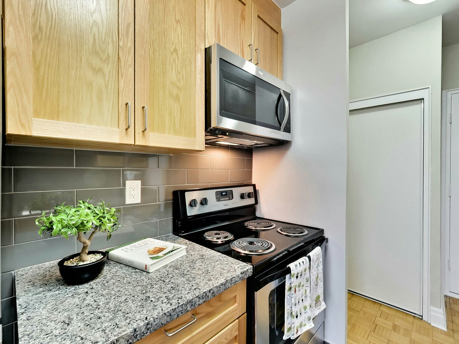 0204-42 Glen Elm Avenue, Toronto, ON, M4T 1T7 - 25