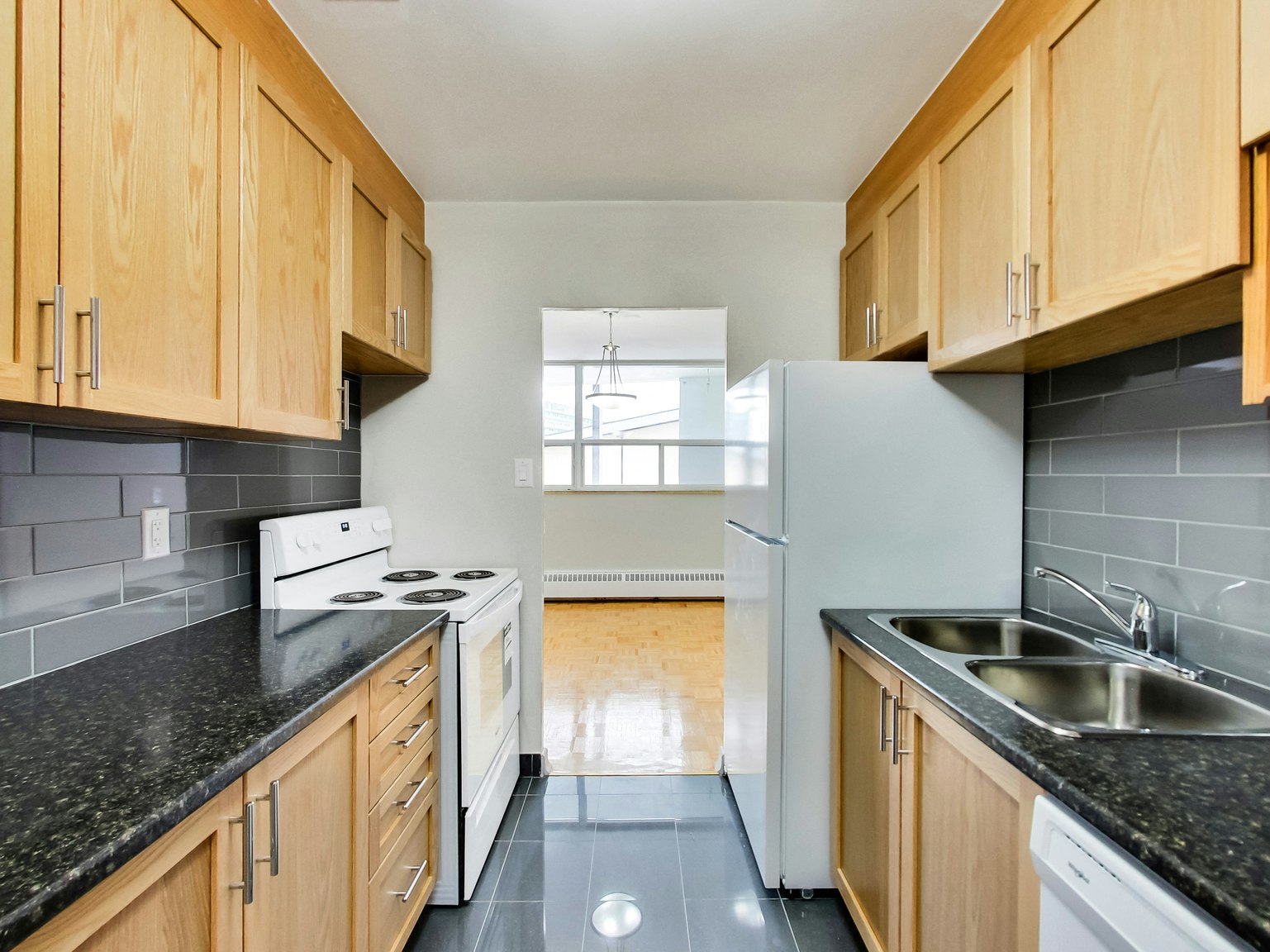 0303-6000 Bathurst Street, Toronto, ON, M2R 1Z2 - 74