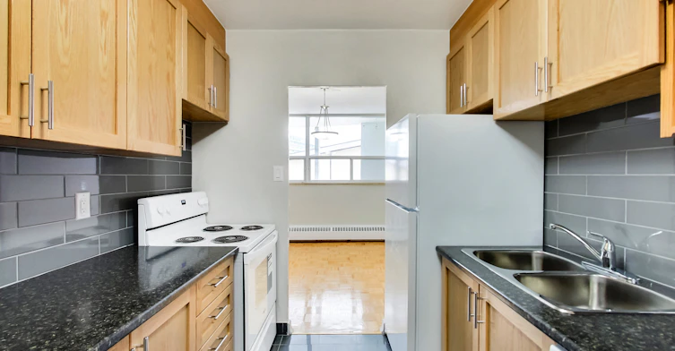 0303-6000 Bathurst Street, Toronto, ON, M2R 1Z2 - 74