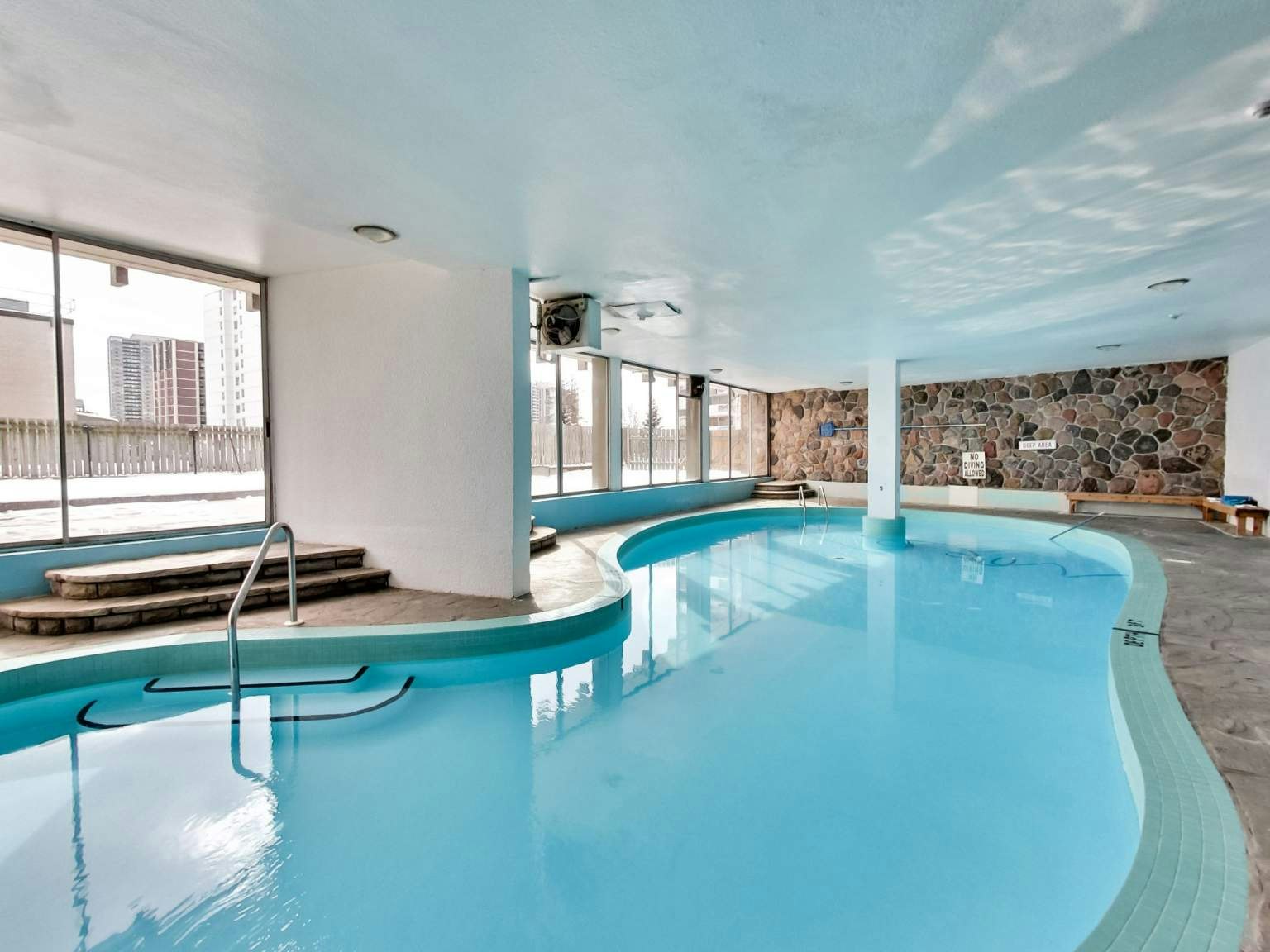 0303-6000 Bathurst Street, Toronto, ON, M2R 1Z2