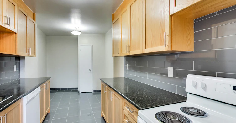 0303-6000 Bathurst Street, Toronto, ON, M2R 1Z2 - 73