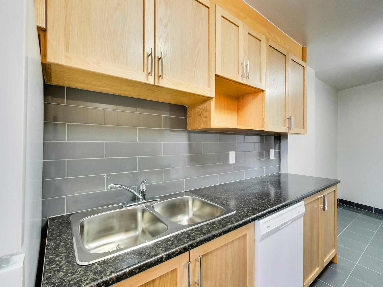 0303-6000 Bathurst Street, Toronto, ON, M2R 1Z2 - 77