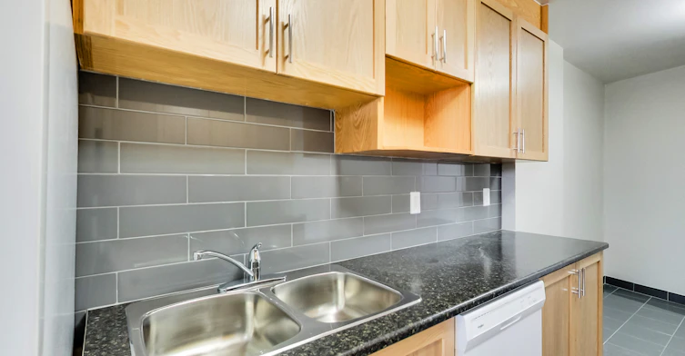 0303-6000 Bathurst Street, Toronto, ON, M2R 1Z2 - 77