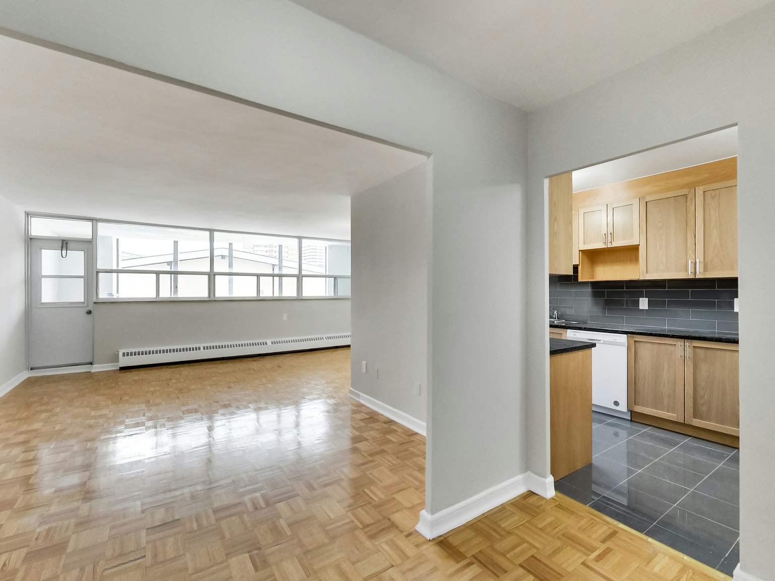 0303-6000 Bathurst Street, Toronto, ON, M2R 1Z2 - 86