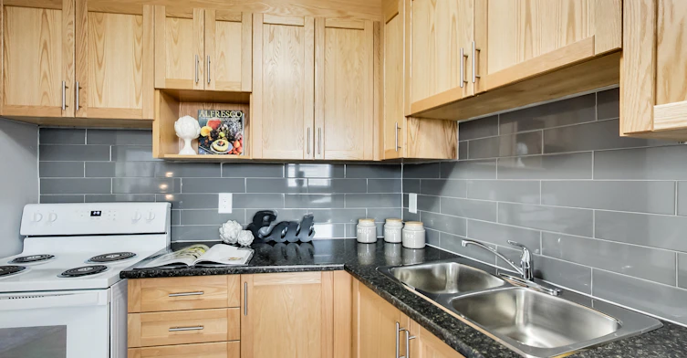 1103-6000 Bathurst Street, Toronto, ON, M2R 1Z2 - 43
