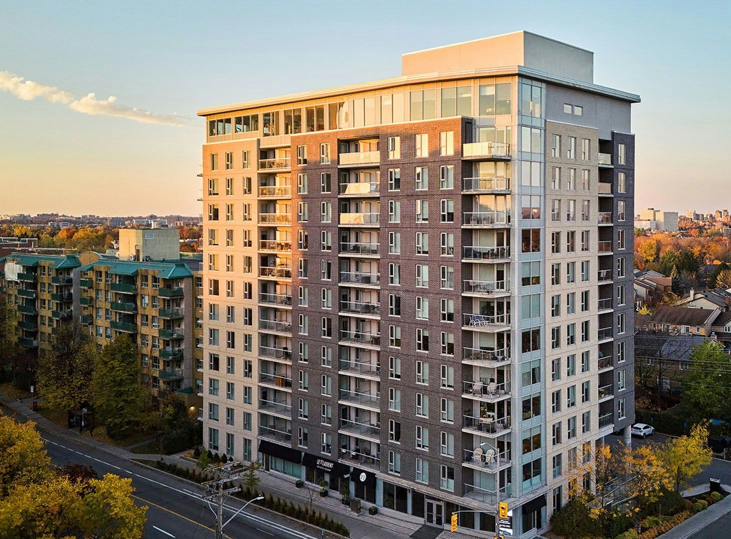 812-460 St Laurent Boulevard, Ottawa, ON, K1K 4Z2 - 2