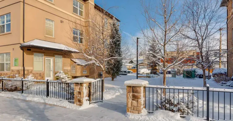 210-4820 17 Avenue NW, Calgary, AB, T3B 0P6 - 8