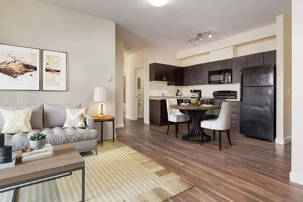210-4820 17 Avenue NW, Calgary, AB, T3B 0P6 - 2