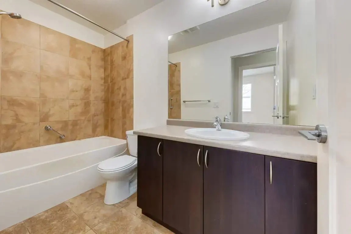 210-4820 17 Avenue NW, Calgary, AB, T3B 0P6 - 5