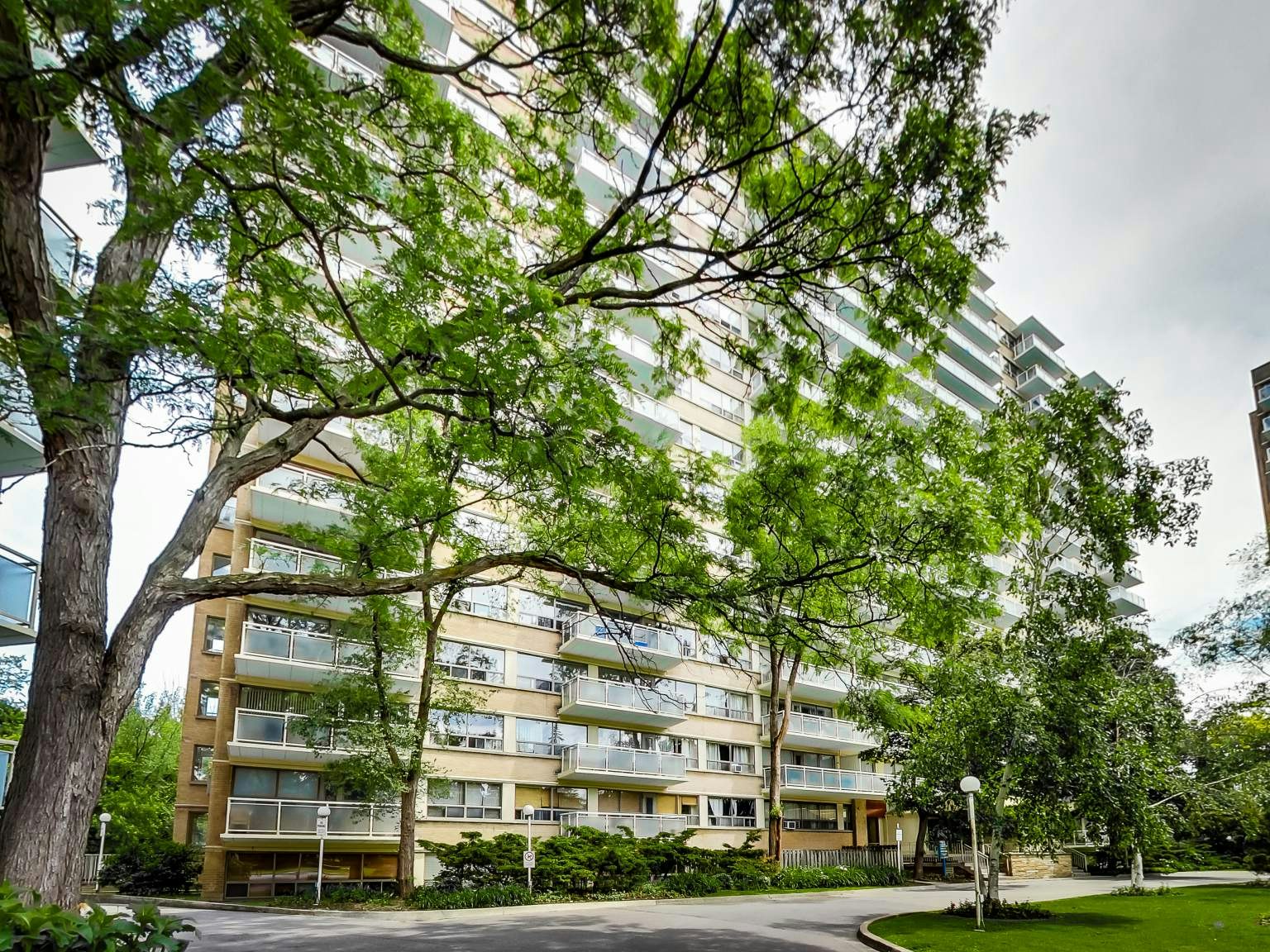 0404-23 Lascelles Boulevard, Toronto, ON, M4V 2B9 - 13