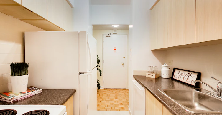 0404-23 Lascelles Boulevard, Toronto, ON, M4V 2B9 - 91