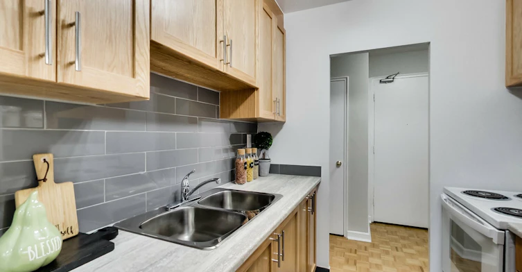 0102-460 Eglinton Avenue East, Toronto, ON, M4P 1M3 - 83
