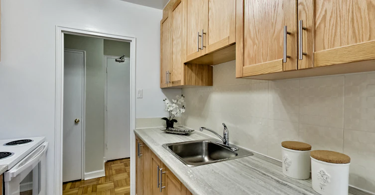 0102-460 Eglinton Avenue East, Toronto, ON, M4P 1M3 - 51