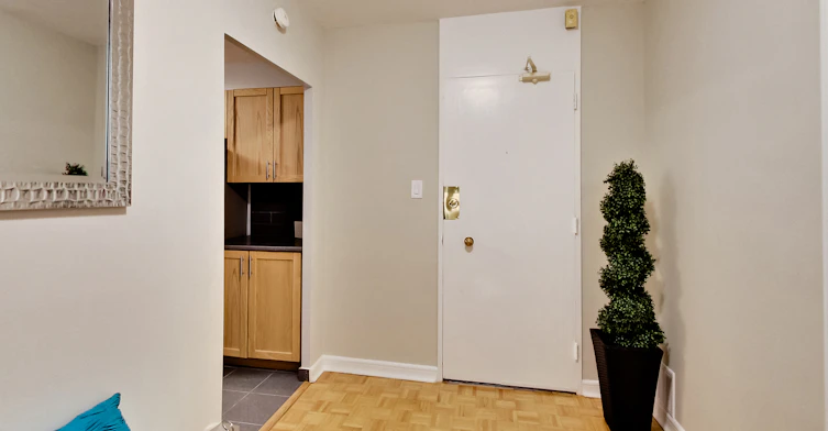 0201-630 Roselawn Avenue, Toronto, ON, M5N 1K8 - 34