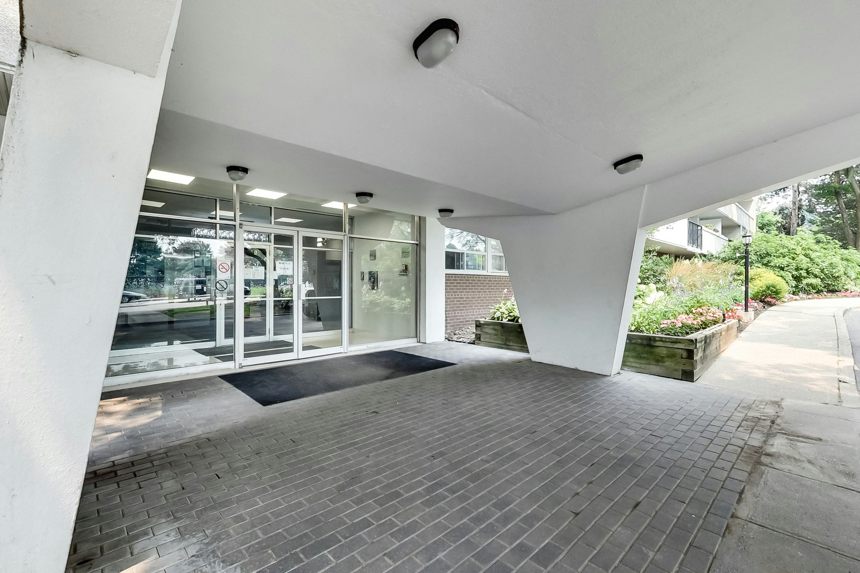 0201-630 Roselawn Avenue, Toronto, ON, M5N 1K8 - 49