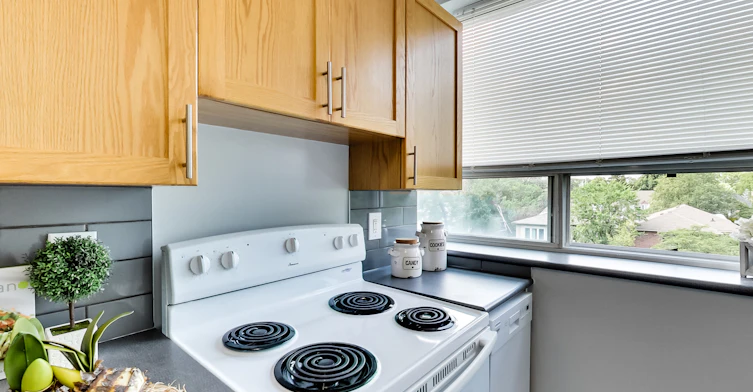 0201-630 Roselawn Avenue, Toronto, ON, M5N 1K8 - 81
