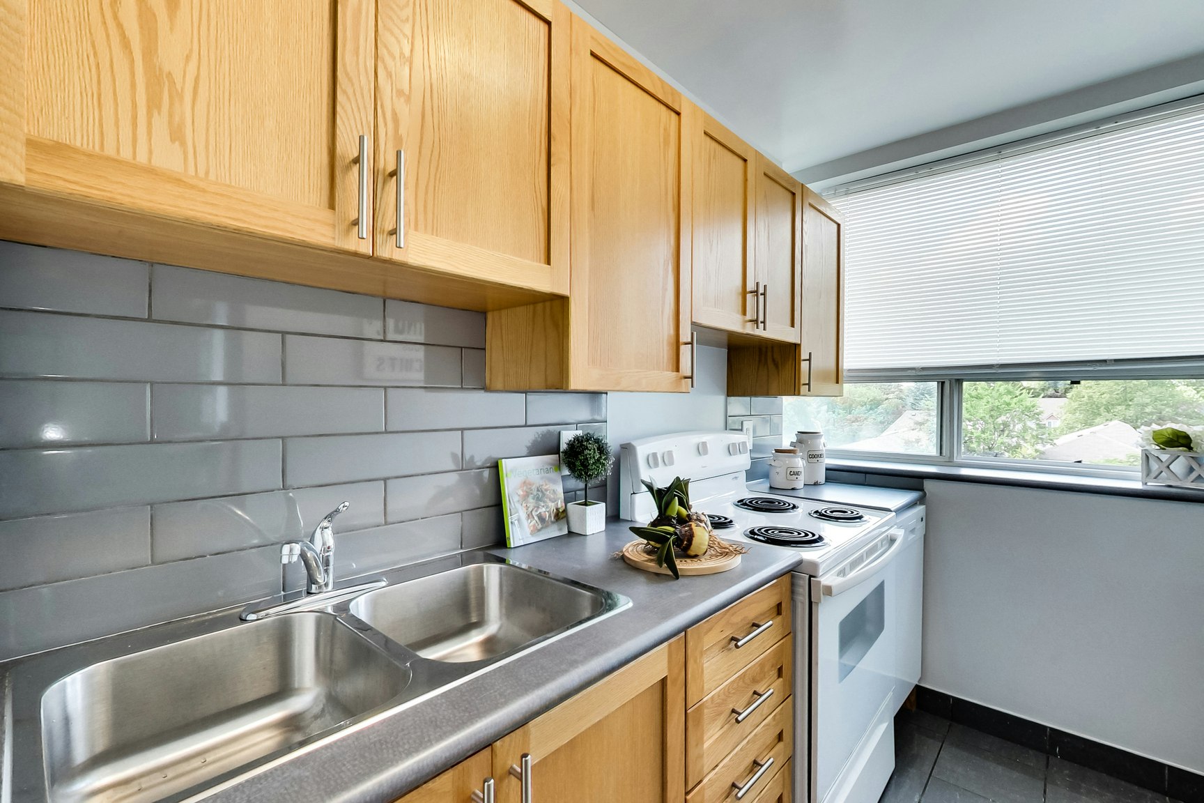 0201-630 Roselawn Avenue, Toronto, ON, M5N 1K8 - 82