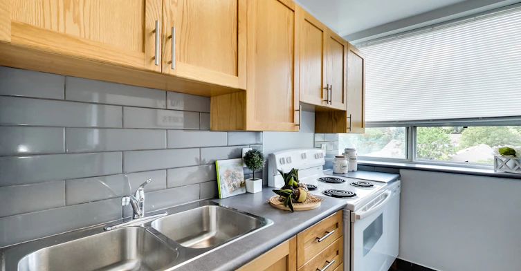 0201-630 Roselawn Avenue, Toronto, ON, M5N 1K8 - 82