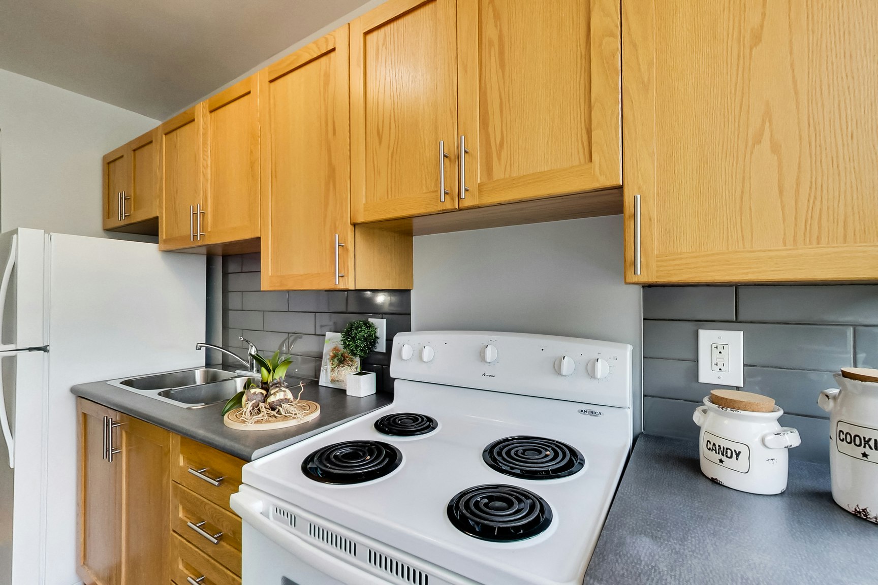 0201-630 Roselawn Avenue, Toronto, ON, M5N 1K8 - 84