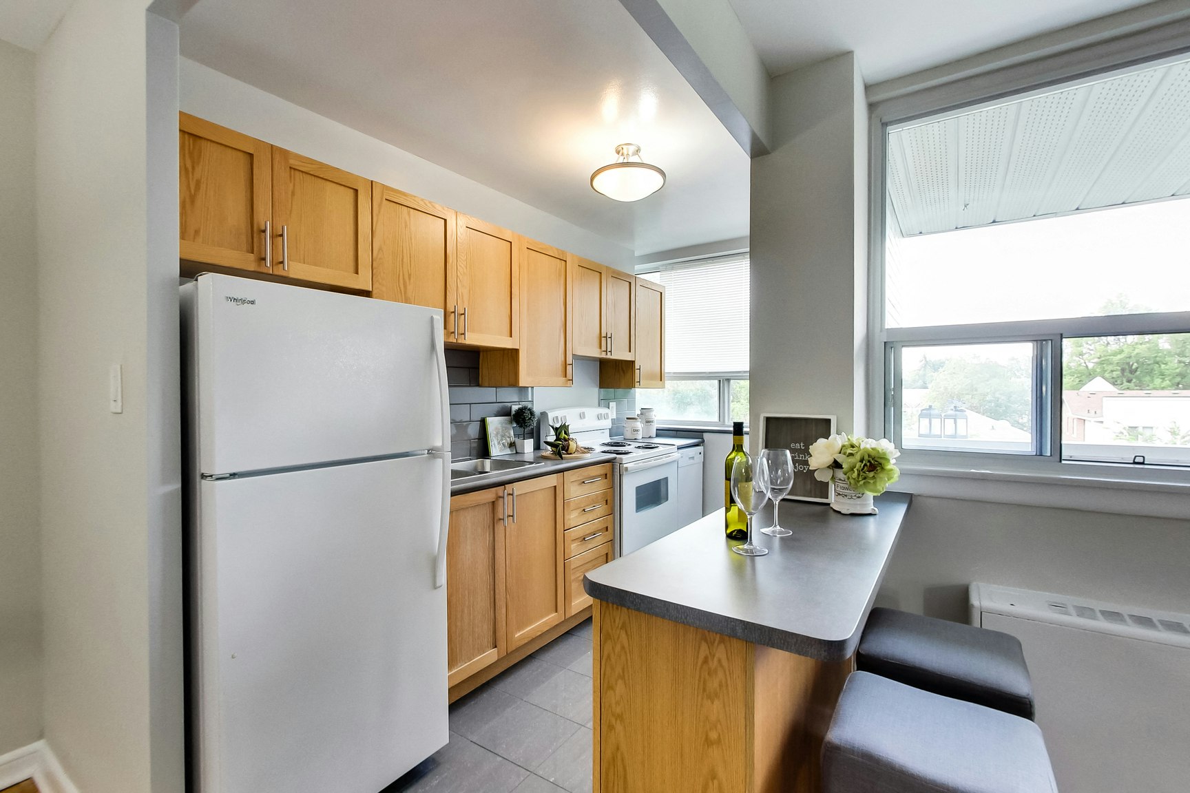 0201-630 Roselawn Avenue, Toronto, ON, M5N 1K8 - 69
