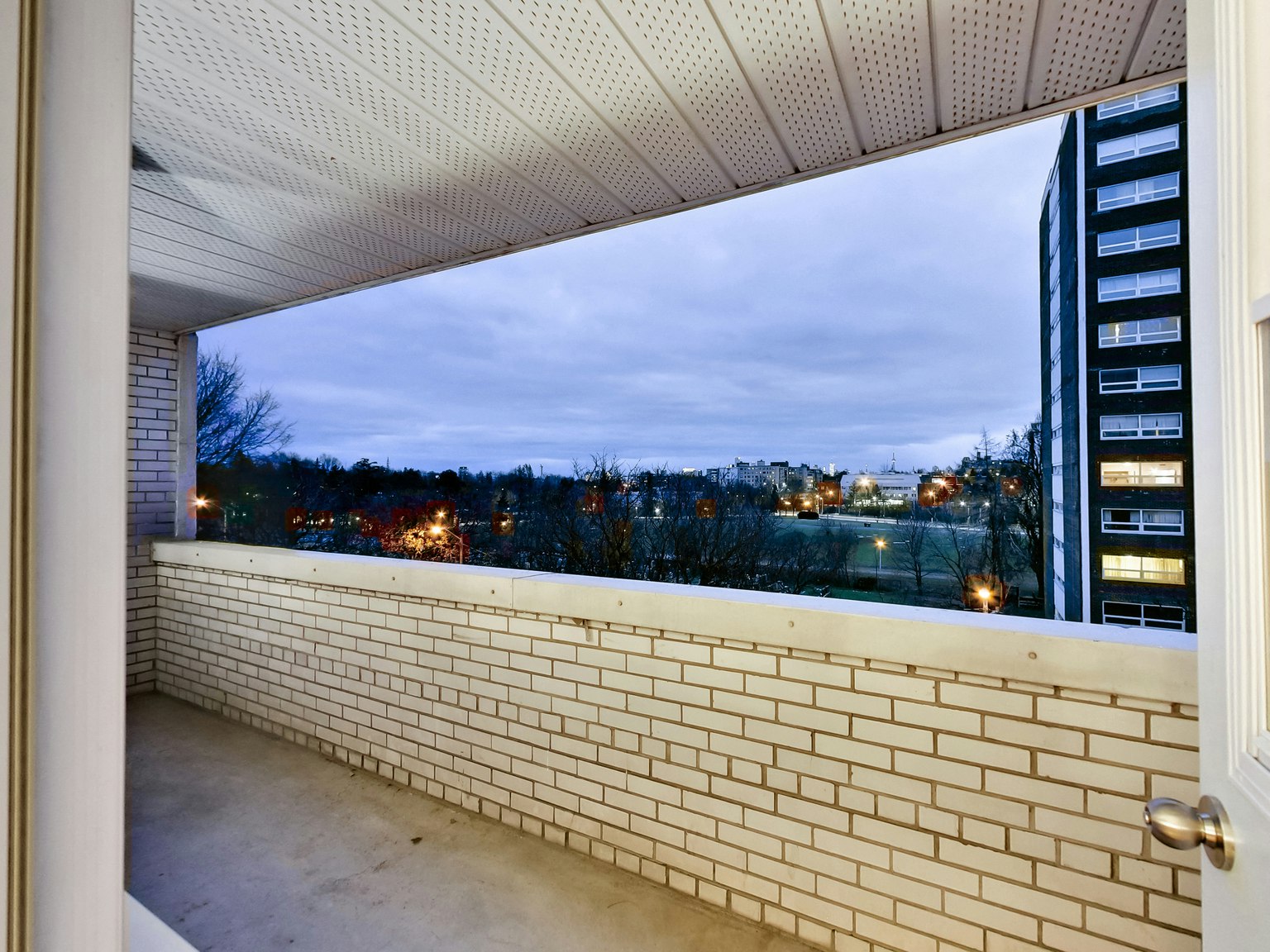 0201-630 Roselawn Avenue, Toronto, ON, M5N 1K8 - 38